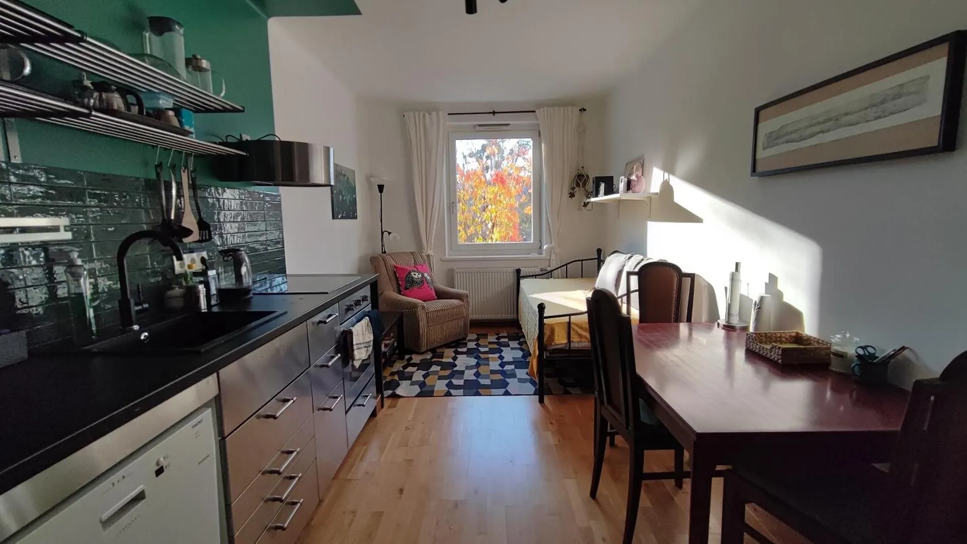 Apartment Sonnige Wohnung Mit Parkblick Nahe Schoenbrunn Vienna Austria