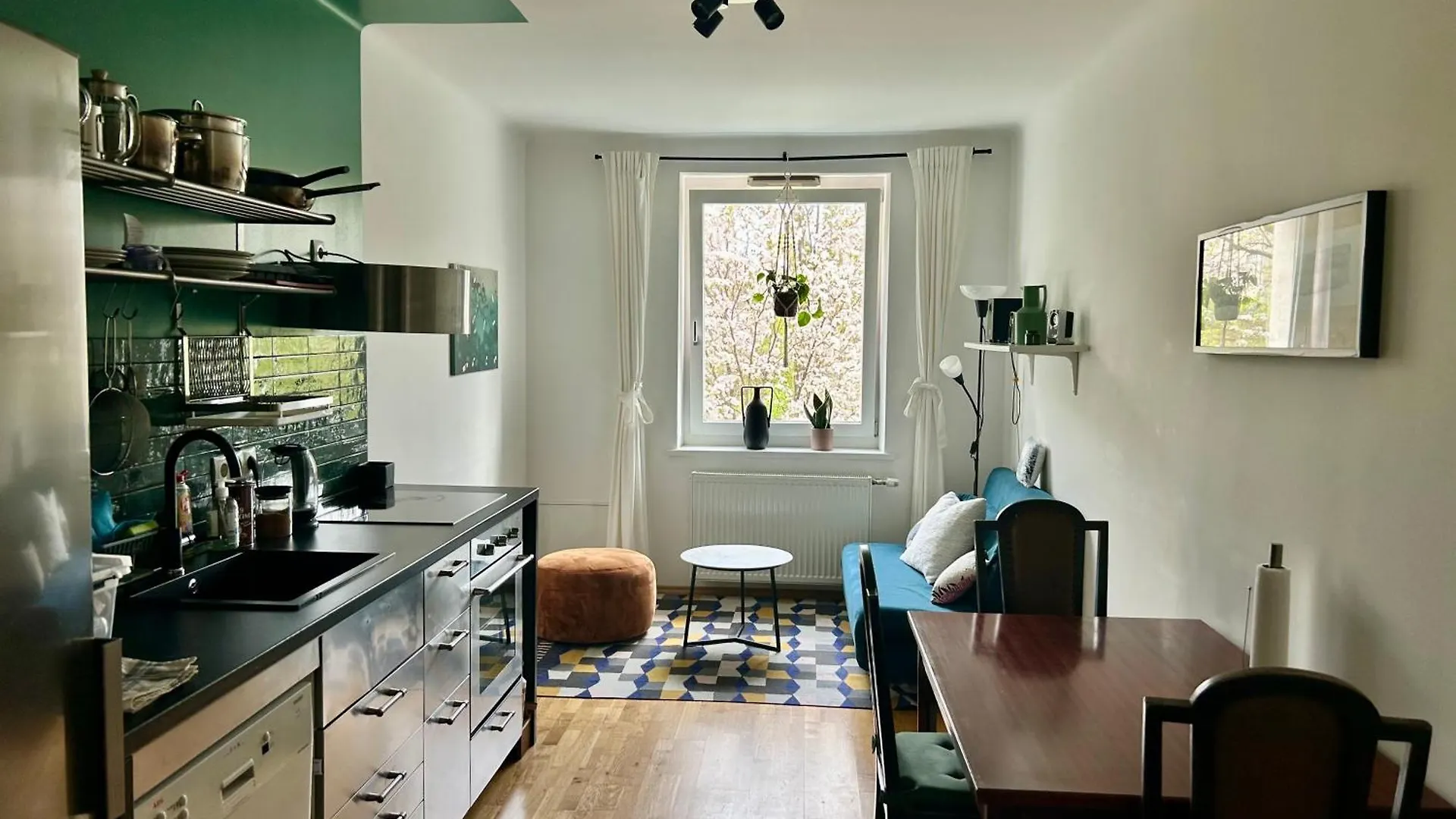 Apartment Sonnige Wohnung Mit Parkblick Nahe Schoenbrunn Vienna